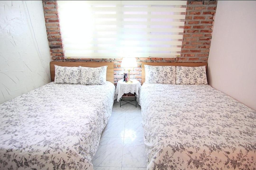Y Apartment *
